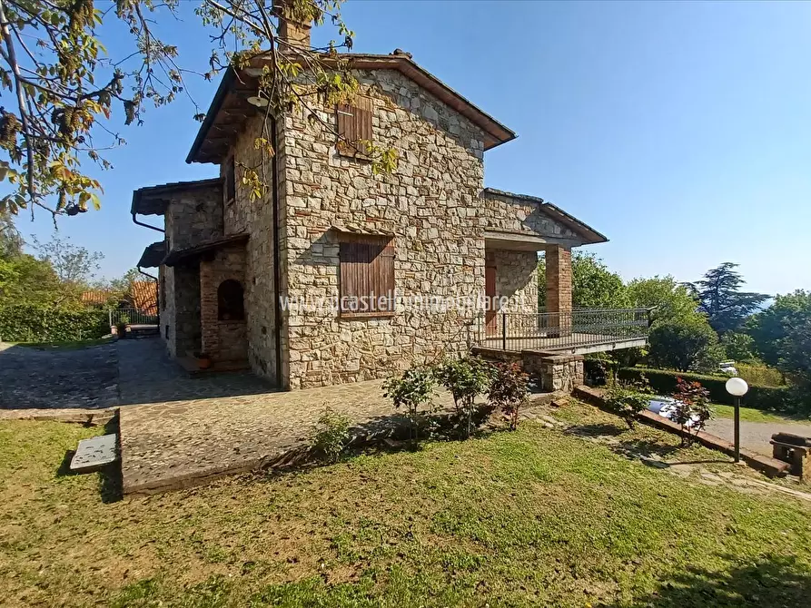 Immagine 1 di Villa in vendita  in viale Europa, 54 a Sarteano