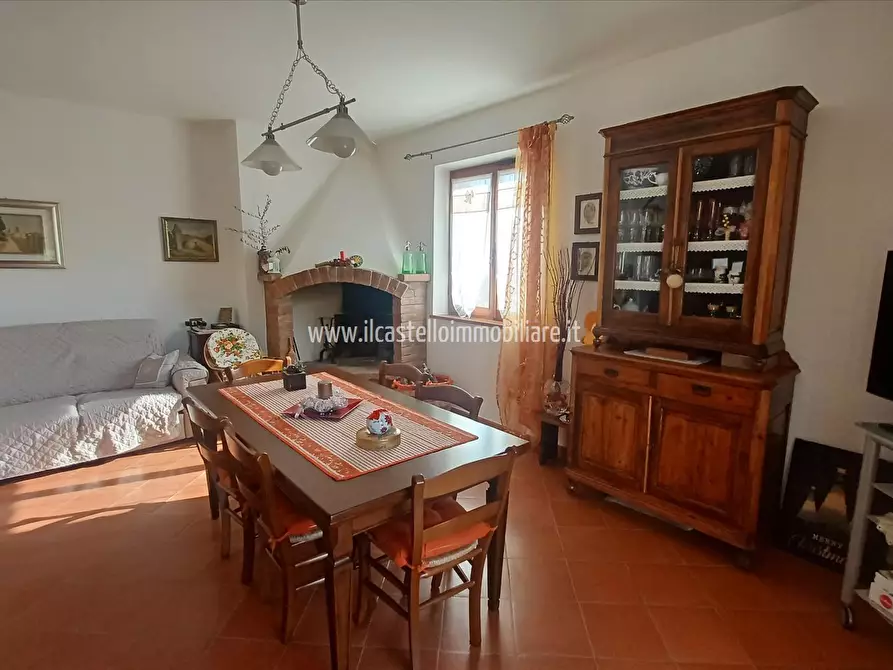 Immagine 8 di Villa in vendita  in viale Europa, 54 a Sarteano