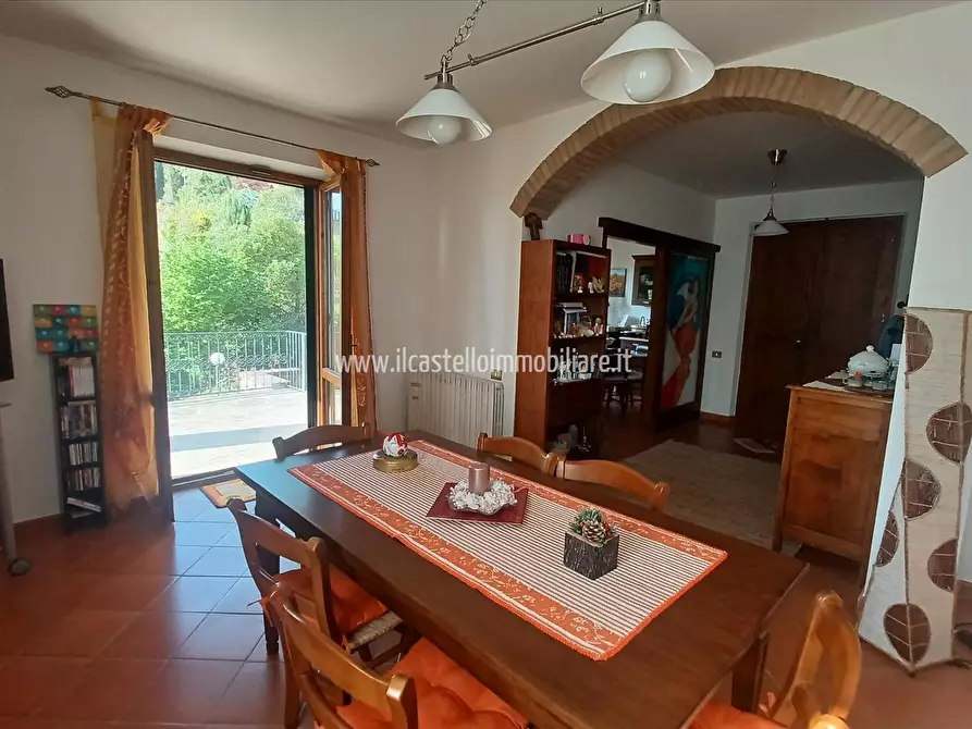 Immagine 9 di Villa in vendita  in viale Europa, 54 a Sarteano