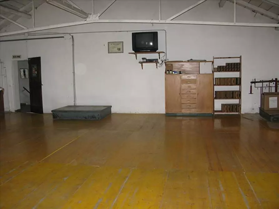 Immagine 9 di Palazzo in vendita  a Magione