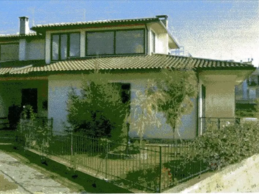 Immagine 1 di Terratetto in vendita  a Chiusi