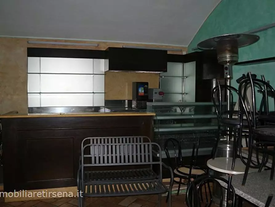 Immagine 2 di Locale commerciale in vendita  a Orvieto