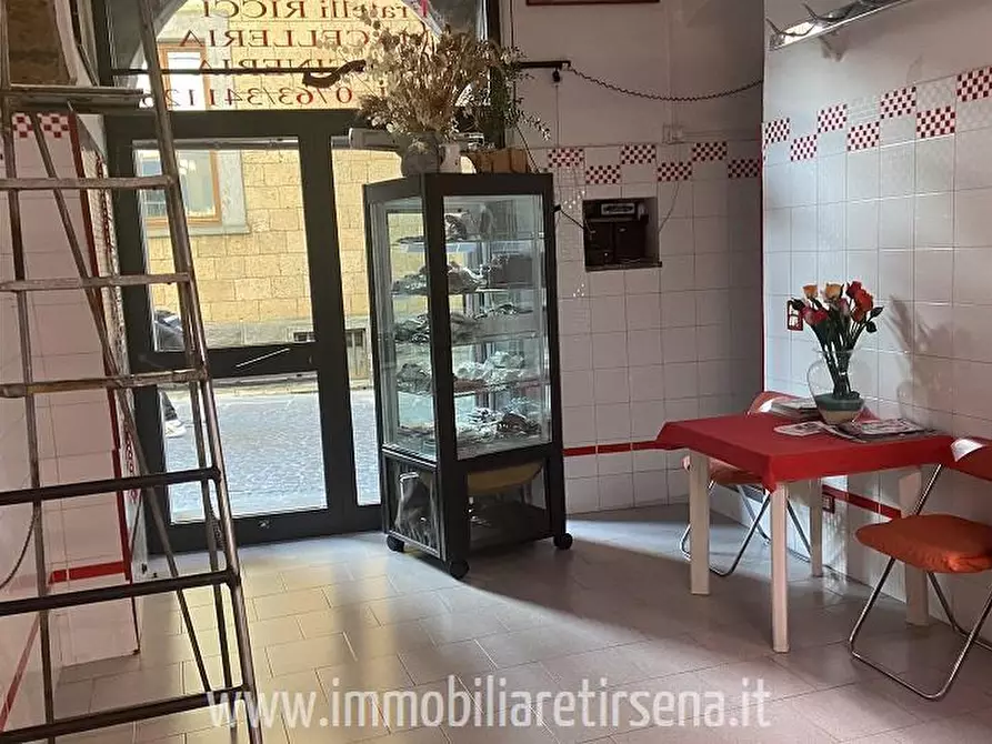 Immagine 1 di Locale commerciale in vendita  a Orvieto