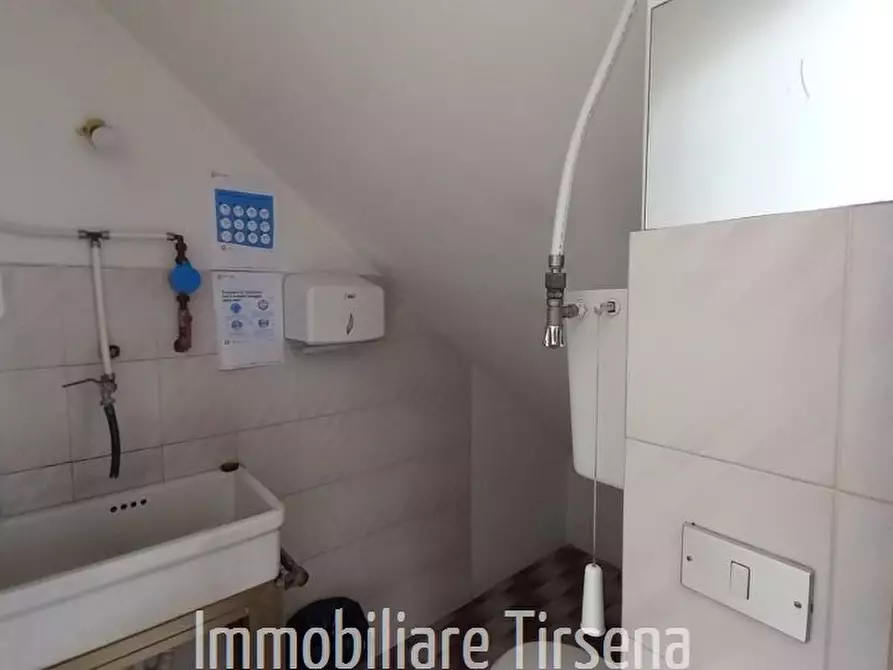 Immagine 10 di Capannone industriale in affitto  a Orvieto