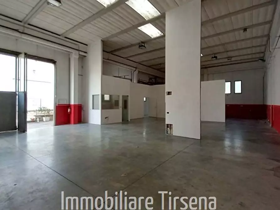 Immagine 2 di Capannone industriale in affitto  a Orvieto