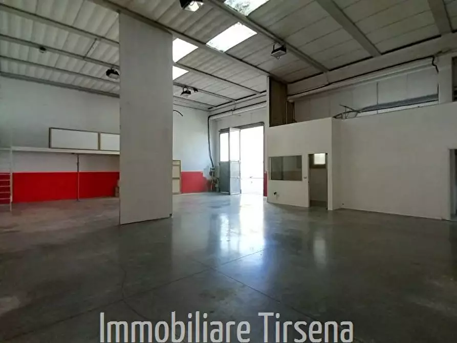 Immagine 3 di Capannone industriale in affitto  a Orvieto