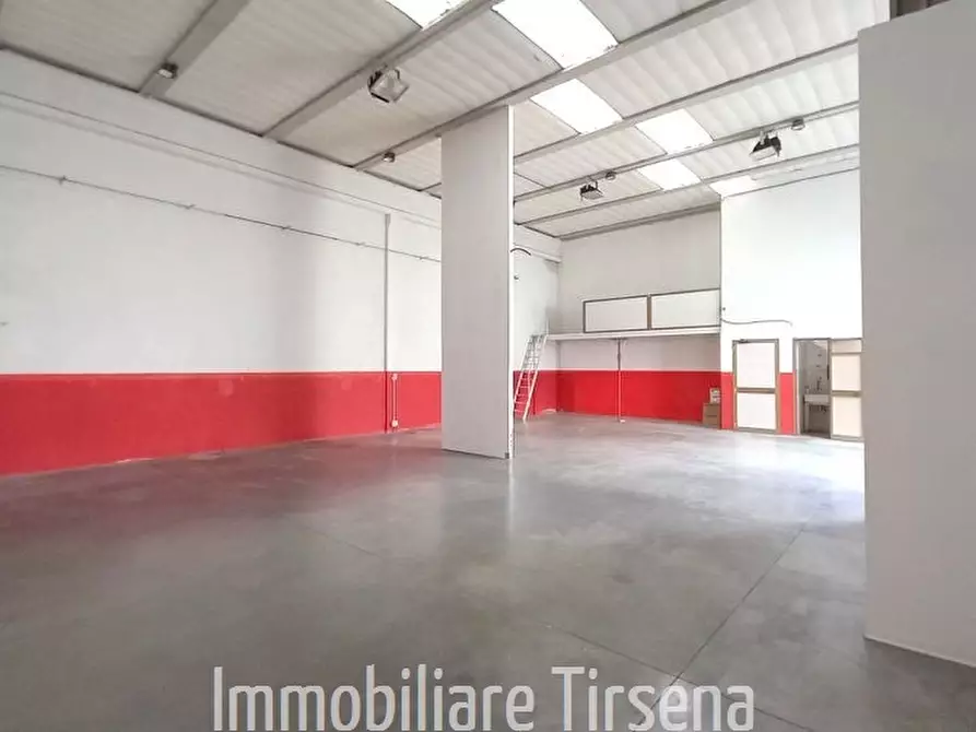 Immagine 4 di Capannone industriale in affitto  a Orvieto