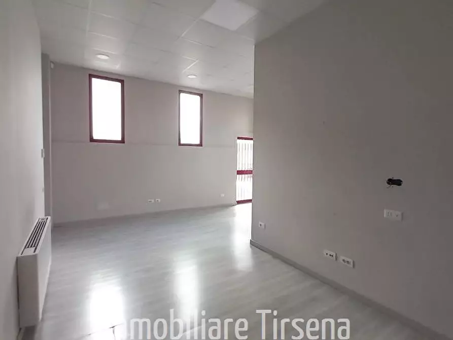 Immagine 8 di Capannone industriale in affitto  a Orvieto