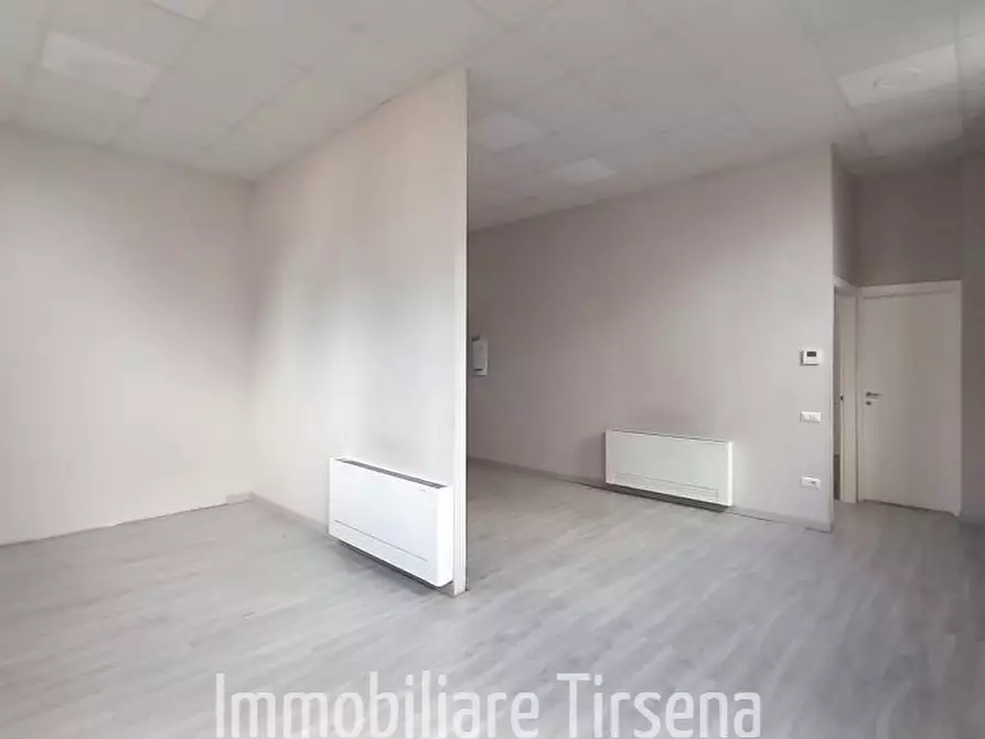 Immagine 9 di Capannone industriale in affitto  a Orvieto