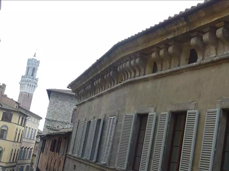 Immagine 3 di Appartamento in vendita  a Siena