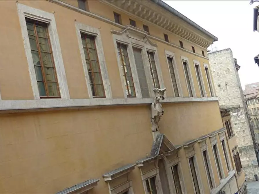 Immagine 4 di Appartamento in vendita  a Siena