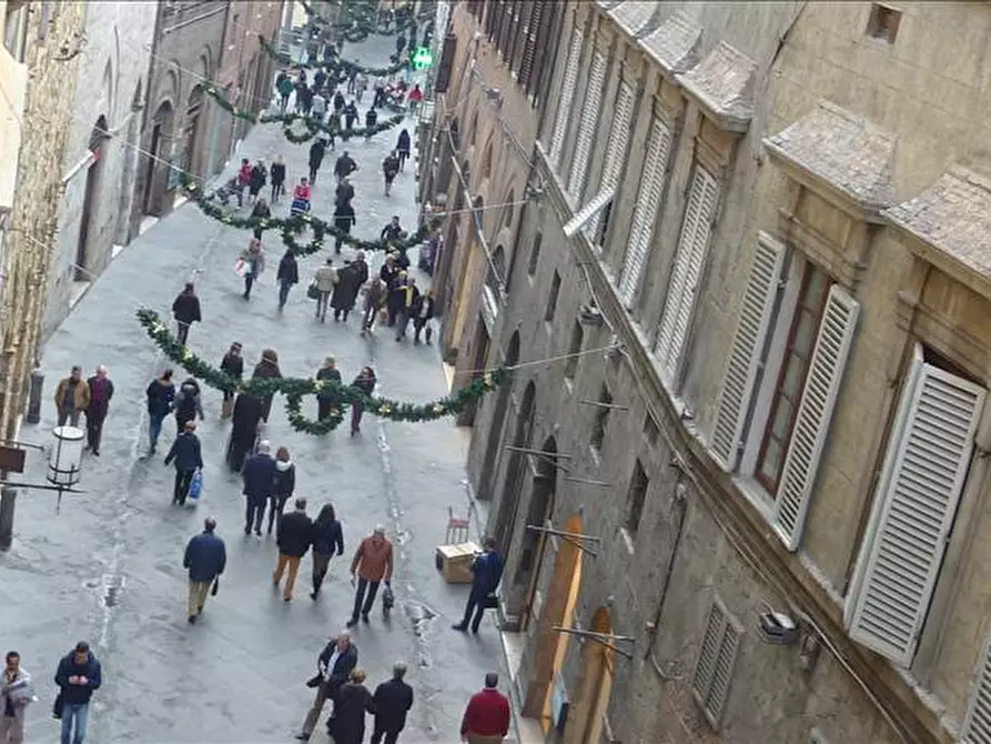 Immagine 5 di Appartamento in vendita  a Siena