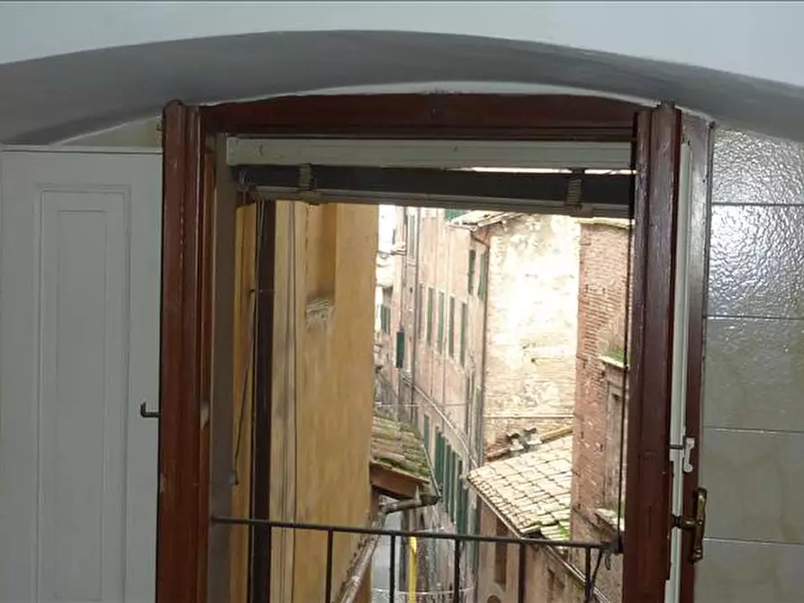 Immagine 8 di Appartamento in vendita  a Siena