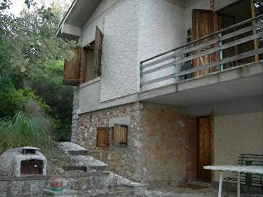 Immagine 1 di Villa in vendita  a Monteriggioni