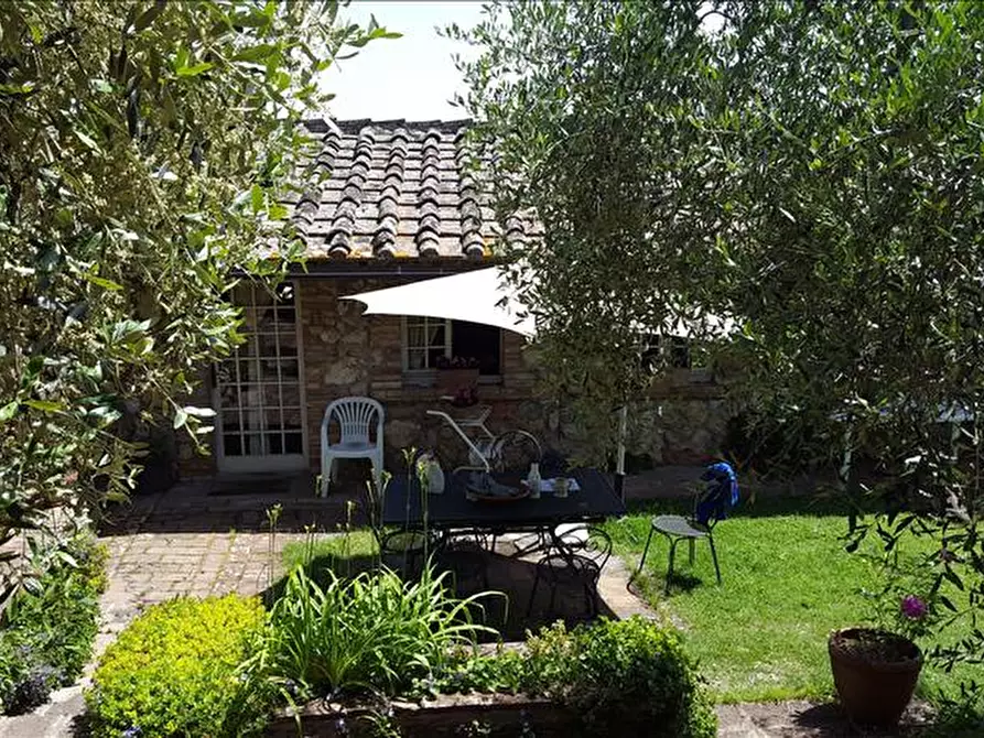 Immagine 7 di Villa in vendita  a Sovicille