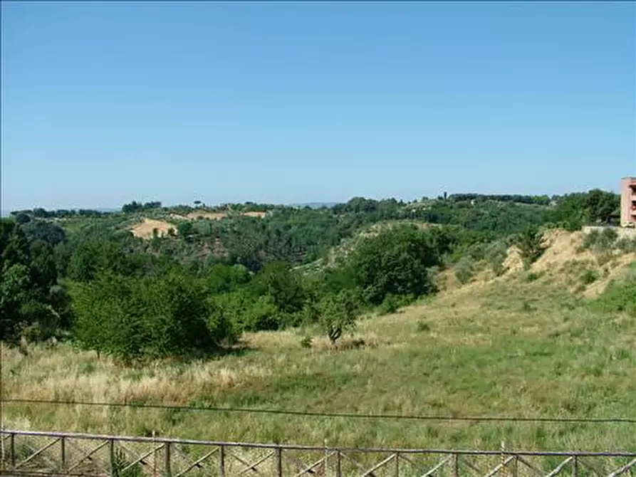 Immagine 10 di Appartamento in vendita  a Siena