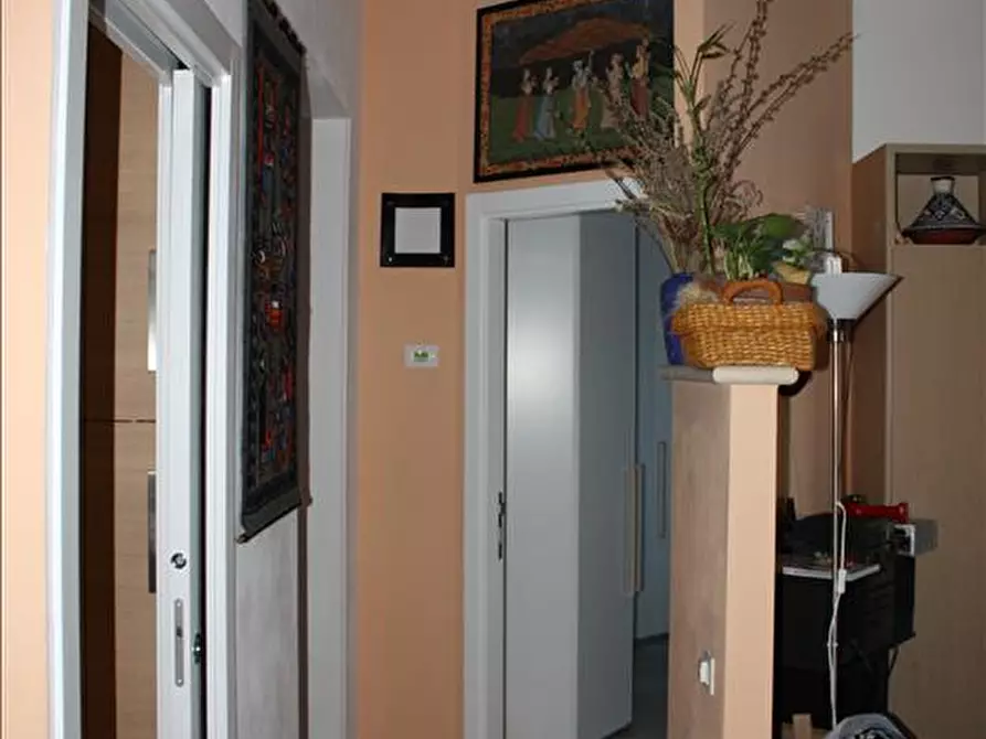 Immagine 3 di Appartamento in vendita  a Siena