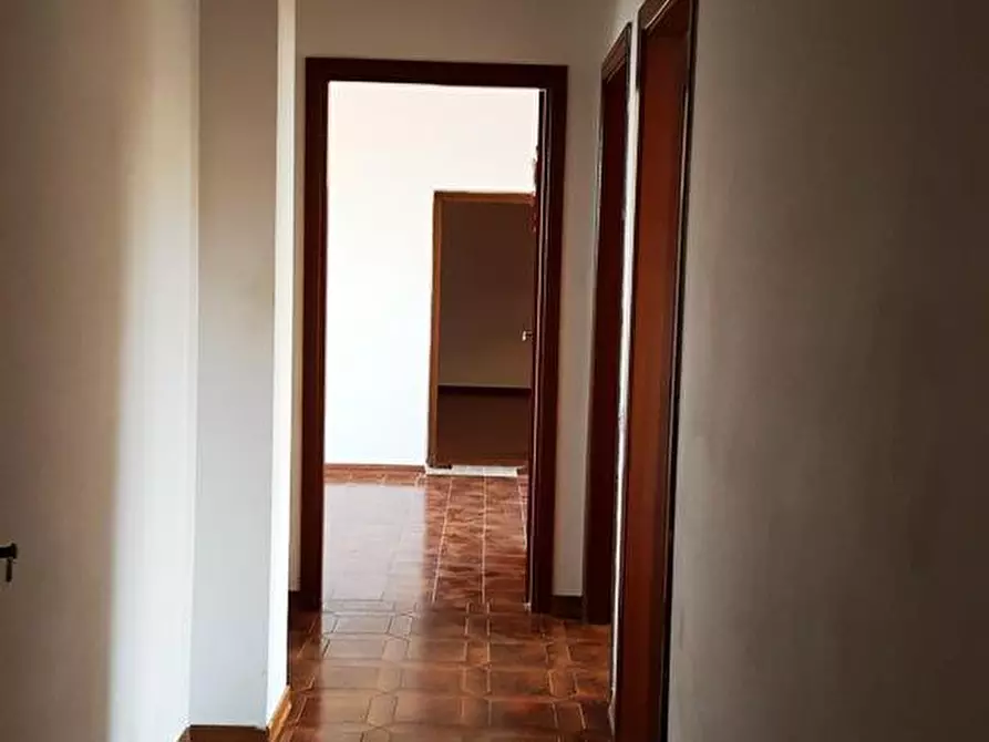 Immagine 8 di Appartamento in vendita  in Via Puglie, 11 a Siena