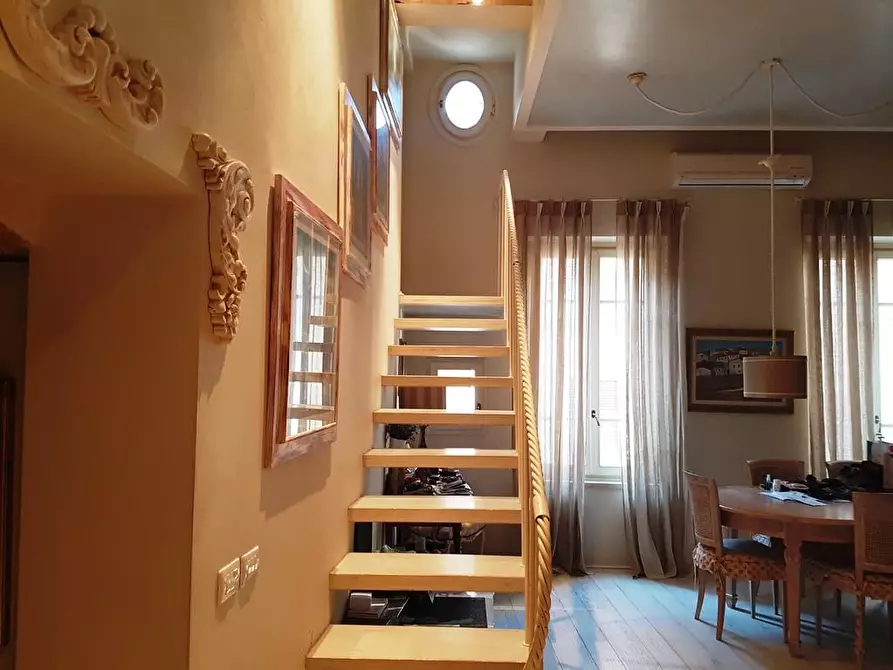 Immagine 5 di Appartamento in vendita  in Via del Porrione, 42 a Siena