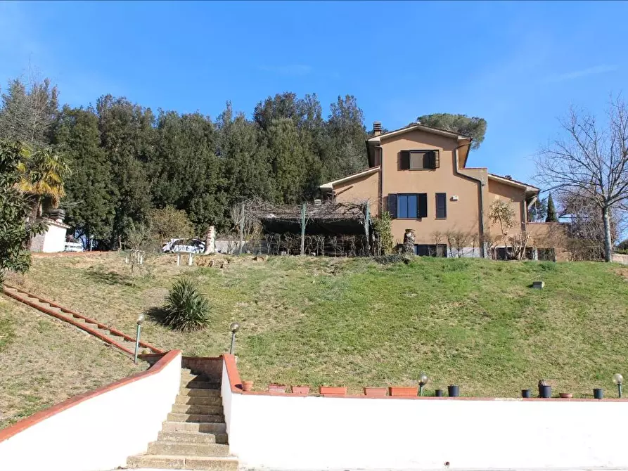 Immagine 2 di Villa in vendita  in Via Europa, a Sovicille