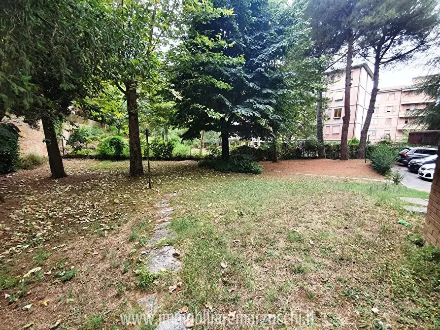 Immagine 9 di Appartamento in vendita  in Via delle Province, 1 a Siena