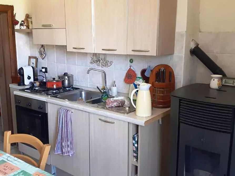 Immagine 5 di Appartamento in vendita  in Via I Maggio, a Monticiano