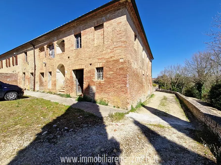 Immagine 1 di Rustico / casale in vendita  in Str. di Fogliano, 26 a Siena
