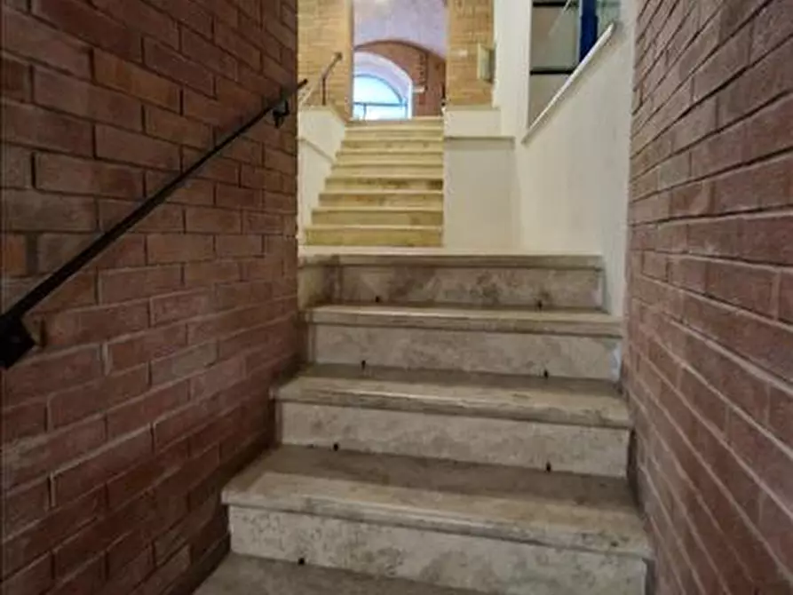 Immagine 9 di Locale commerciale in affitto  in Via Giovanni Duprè, 28 a Siena