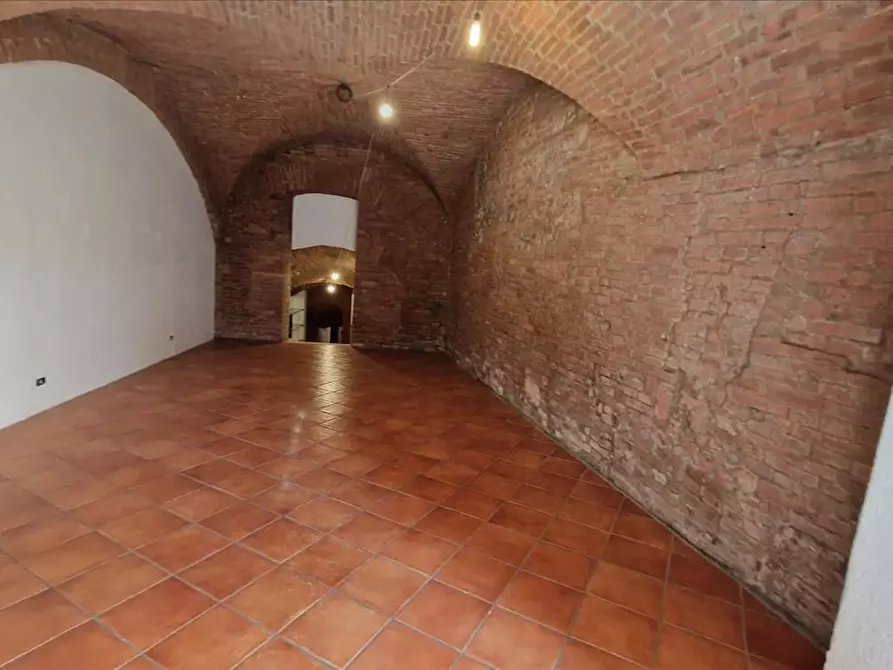 Immagine 10 di Locale commerciale in affitto  in Via Giovanni Duprè, 28 a Siena