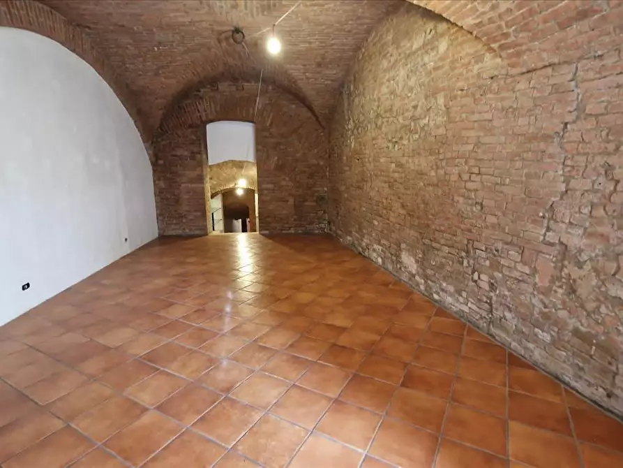 Immagine 5 di Locale commerciale in affitto  in Via Giovanni Duprè, 28 a Siena