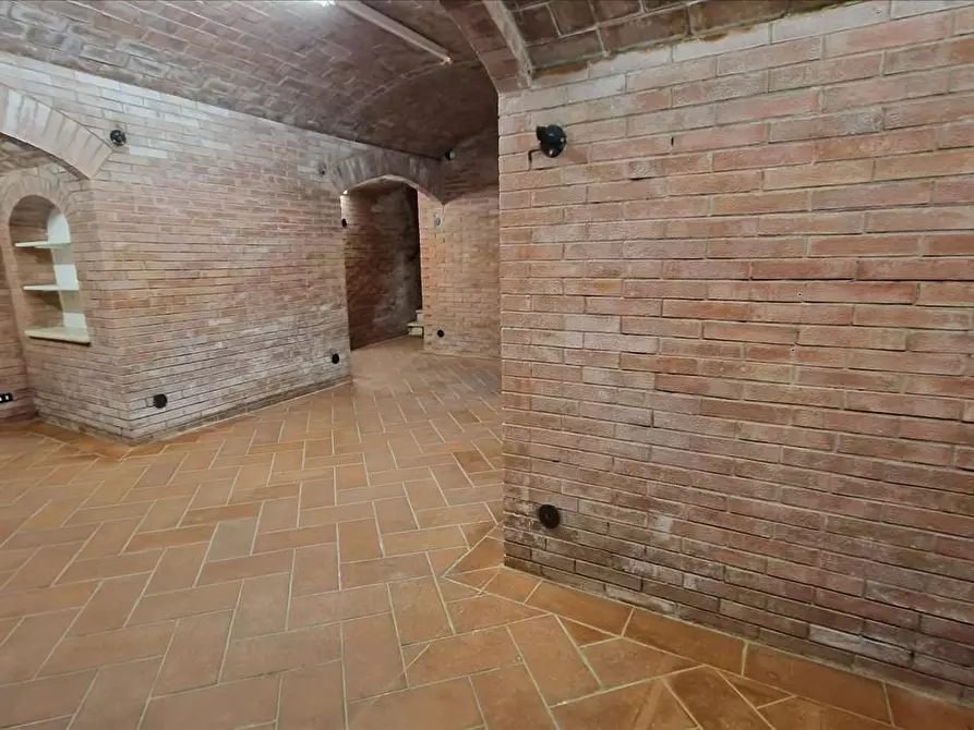 Immagine 6 di Locale commerciale in affitto  in Via Giovanni Duprè, 28 a Siena