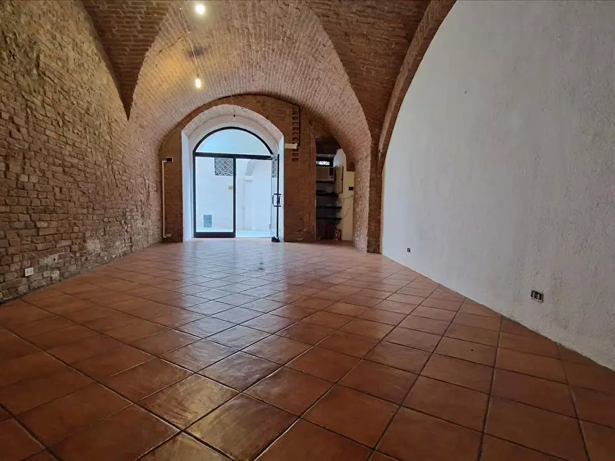 Immagine 7 di Locale commerciale in affitto  in Via Giovanni Duprè, 28 a Siena