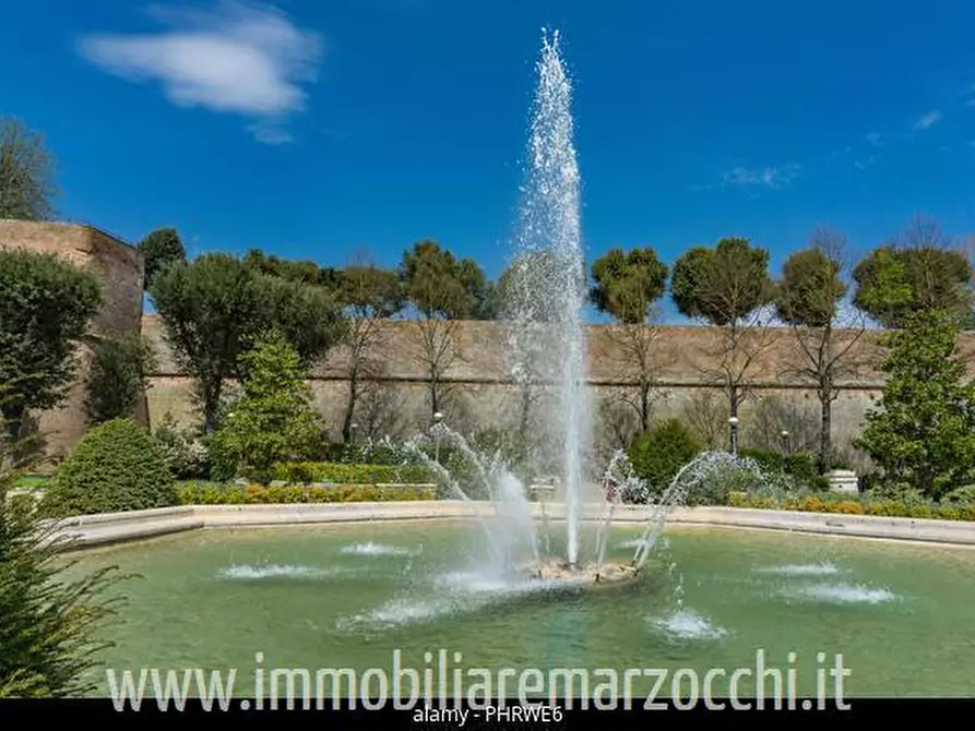 Immagine 1 di Appartamento in vendita  in Giardini Pubblici, Viale Vittorio Veneto, 11 a Siena