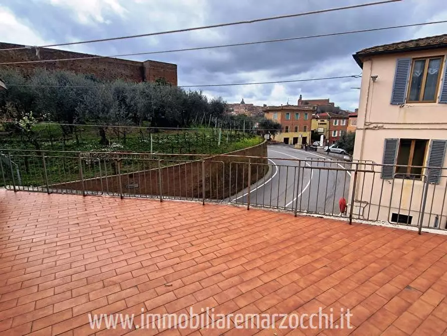 Immagine 1 di Appartamento in vendita  in Via Iacopo Cozzarelli, 5 a Siena