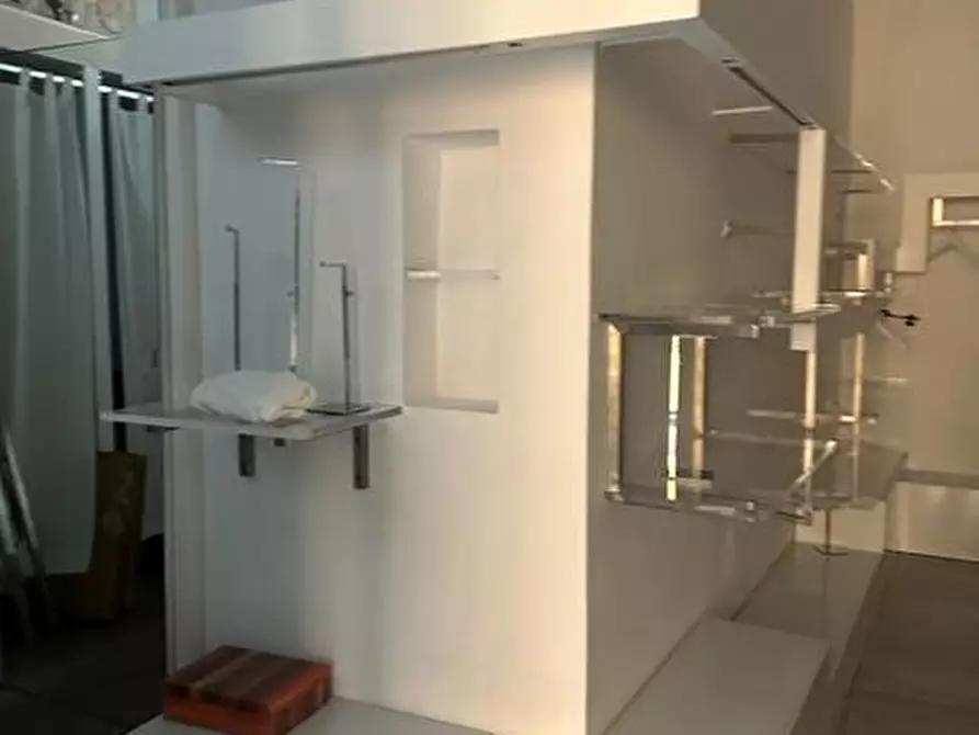 Immagine 2 di Locale commerciale in affitto  in via dei Pontani, 6 a Siena