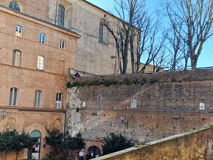 Immagine 5 di Appartamento in vendita  in Casato di Sopra, 38 a Siena