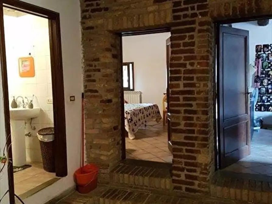 Immagine 8 di Appartamento in vendita  in Piazza Sant'Agostino, 11 a Monticiano