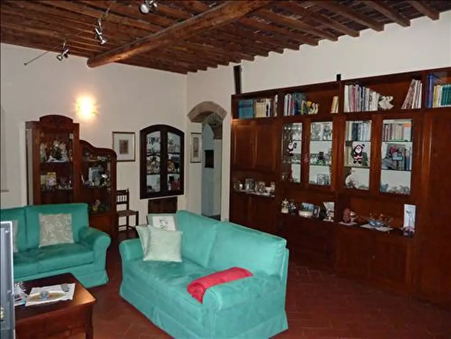 Immagine 10 di Villa in vendita  a Sovicille