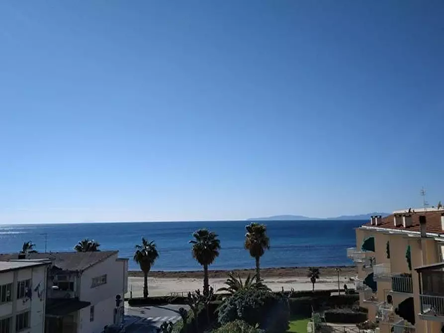 Immagine 3 di Appartamento in vendita  in Via Giacomelli, 18 a Follonica