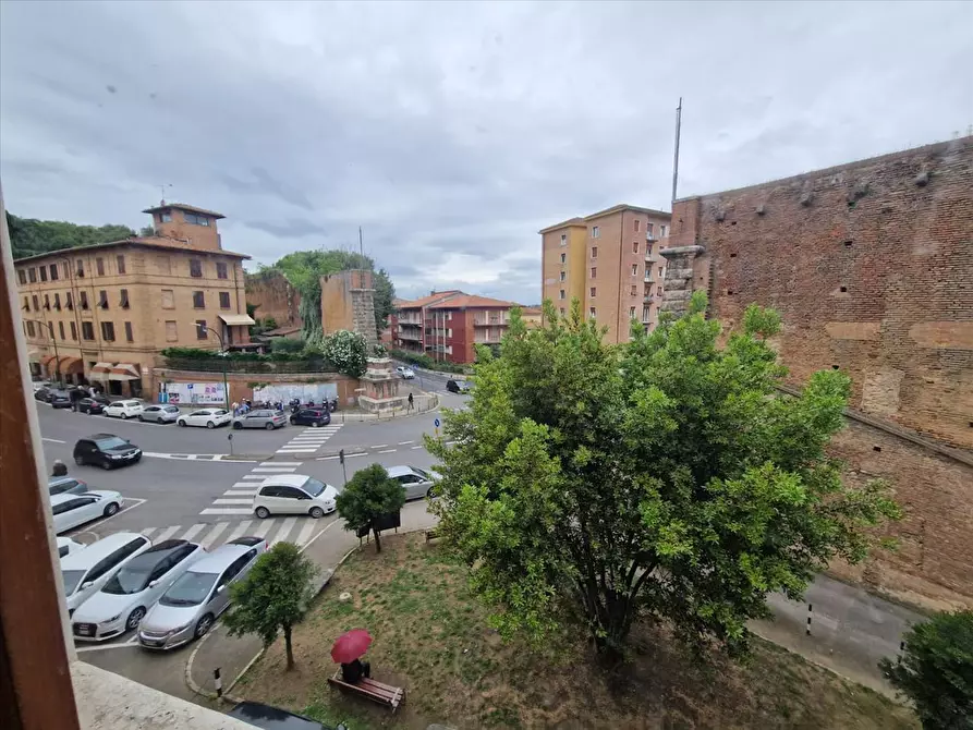 Immagine 1 di Appartamento in vendita  in Via Giuseppe Garibaldi, 48 a Siena