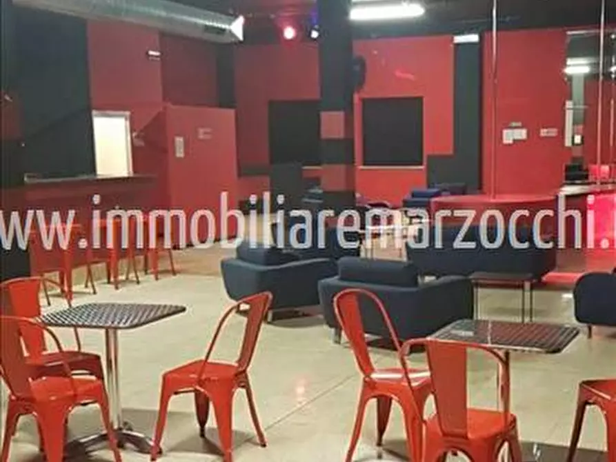 Immagine 3 di Locale commerciale in vendita  in Via Benedetto Zalaffi, 10 a Siena