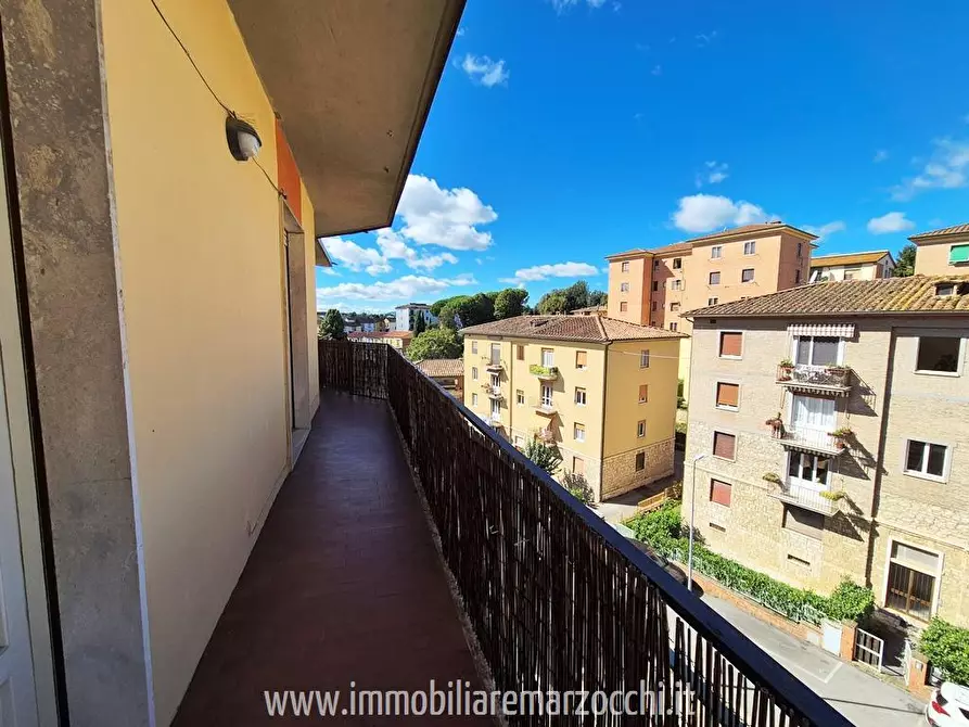 Immagine 1 di Appartamento in vendita  in Via Martiri di Scalvaia, 43 a Siena