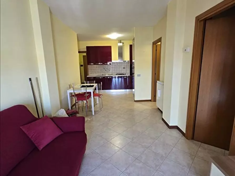 Immagine 3 di Appartamento in vendita  in Isola Arbia Scuole a Siena