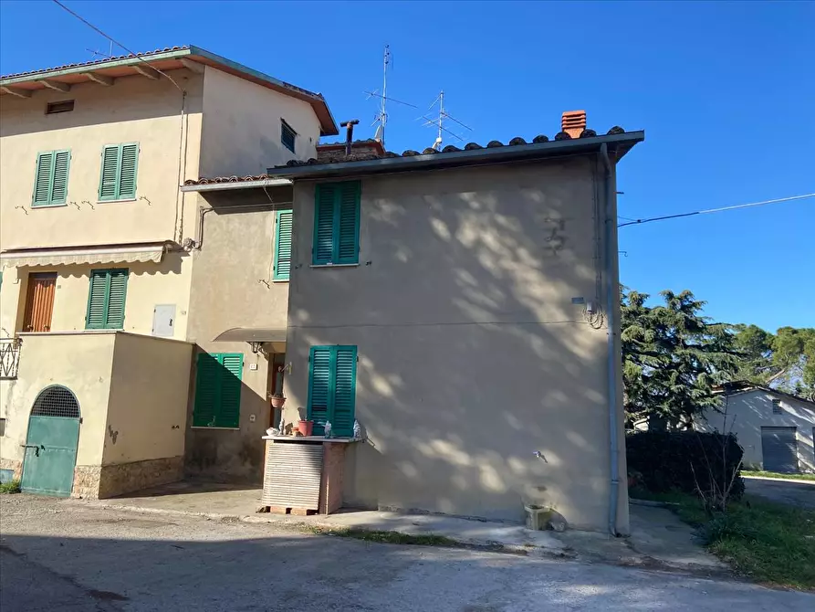 Immagine 3 di Porzione di casa in vendita  in Via Fornaci Fioretto, 15 a Castiglione Del Lago