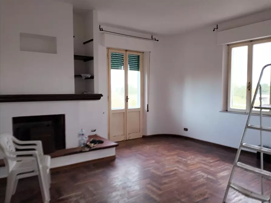 Immagine 1 di Appartamento in vendita  in SS71 a Castiglione Del Lago