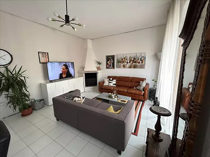 Immagine 1 di Appartamento in vendita  in Via Antonio Gramsci, 27 a Passignano Sul Trasimeno