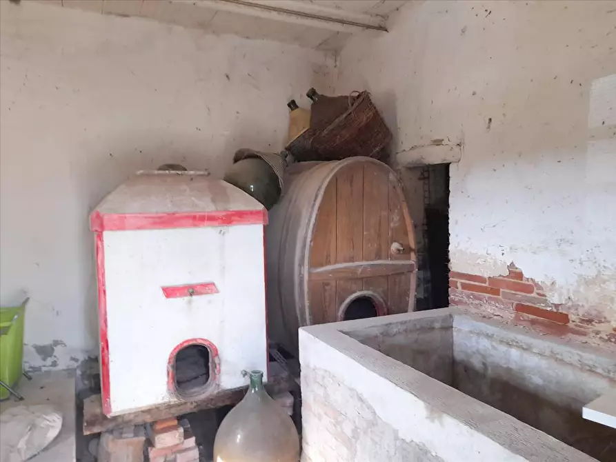 Immagine 4 di Porzione di casa in vendita  in Indirizzo non valido. a Castiglione Del Lago