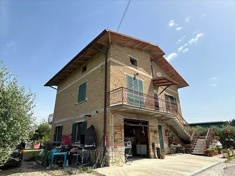 Immagine 1 di Casa indipendente in vendita  in Via Toscana, 36 a Castiglione Del Lago