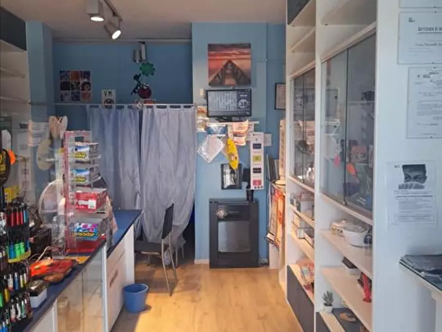 Immagine 4 di Licenza in vendita  a Castiglione Del Lago