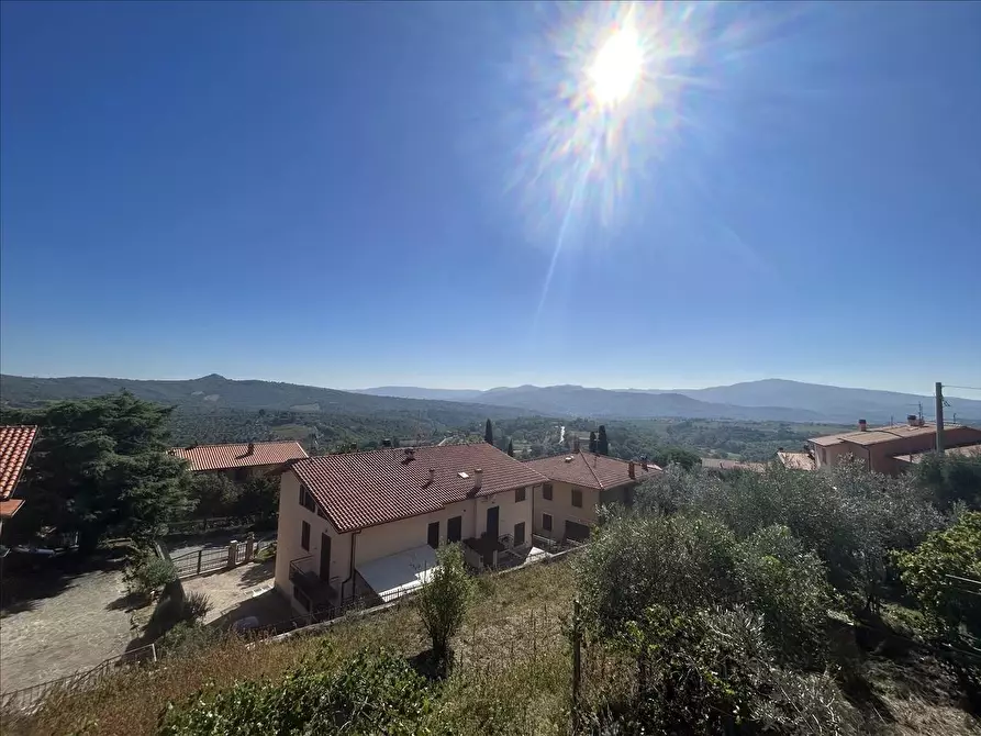 Immagine 3 di Casa indipendente in vendita  in Piazza Regina Margherita, 4 a Panicale